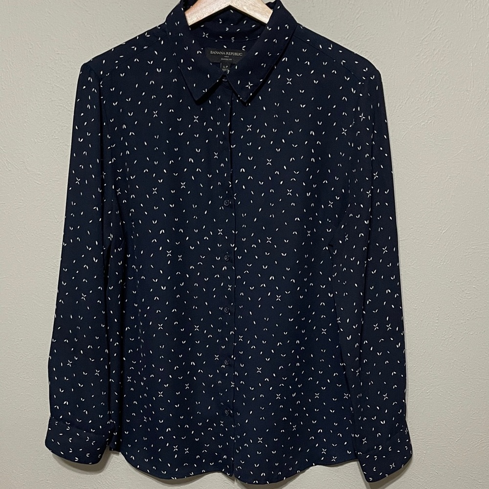 Banana Republic Classic Navy Button Down Shirt with White Accents, PL